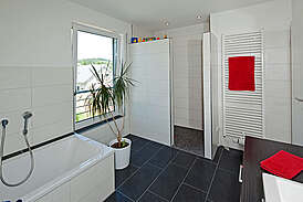 Haus Escher Innenansicht Badezimmer