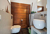 Haus Schönborn Innenansicht Badezimmer mit Toilette