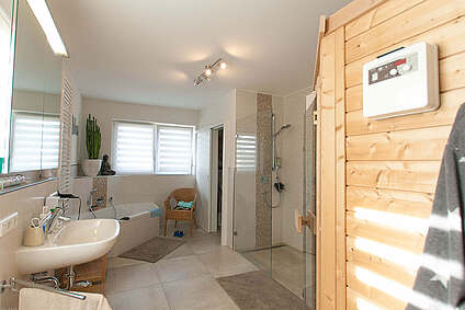 Haus Eichterbach Innenansicht Badezimmer