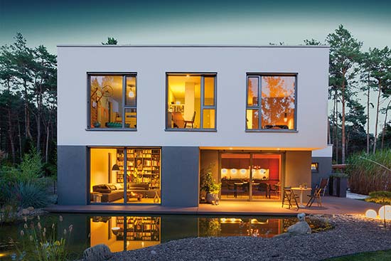 Bauhausstil Außenansicht eines massiv gebauten Einfamilienhauses im Bauhausstil