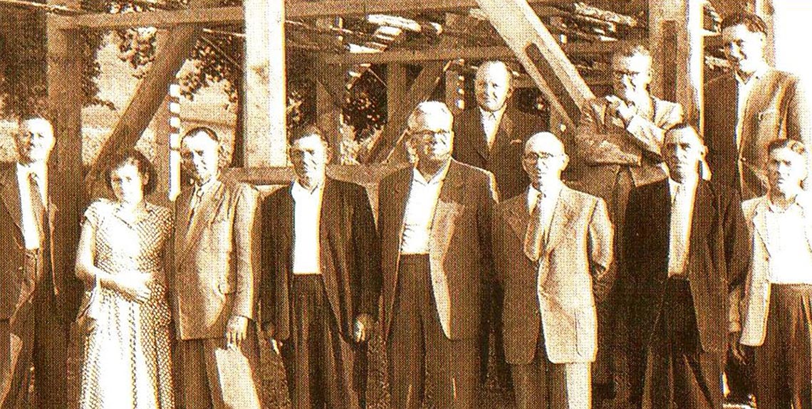 historisches Gruppenfoto mit Heinz Reinhard historisches Gruppenfoto mit Heinz Reinhard